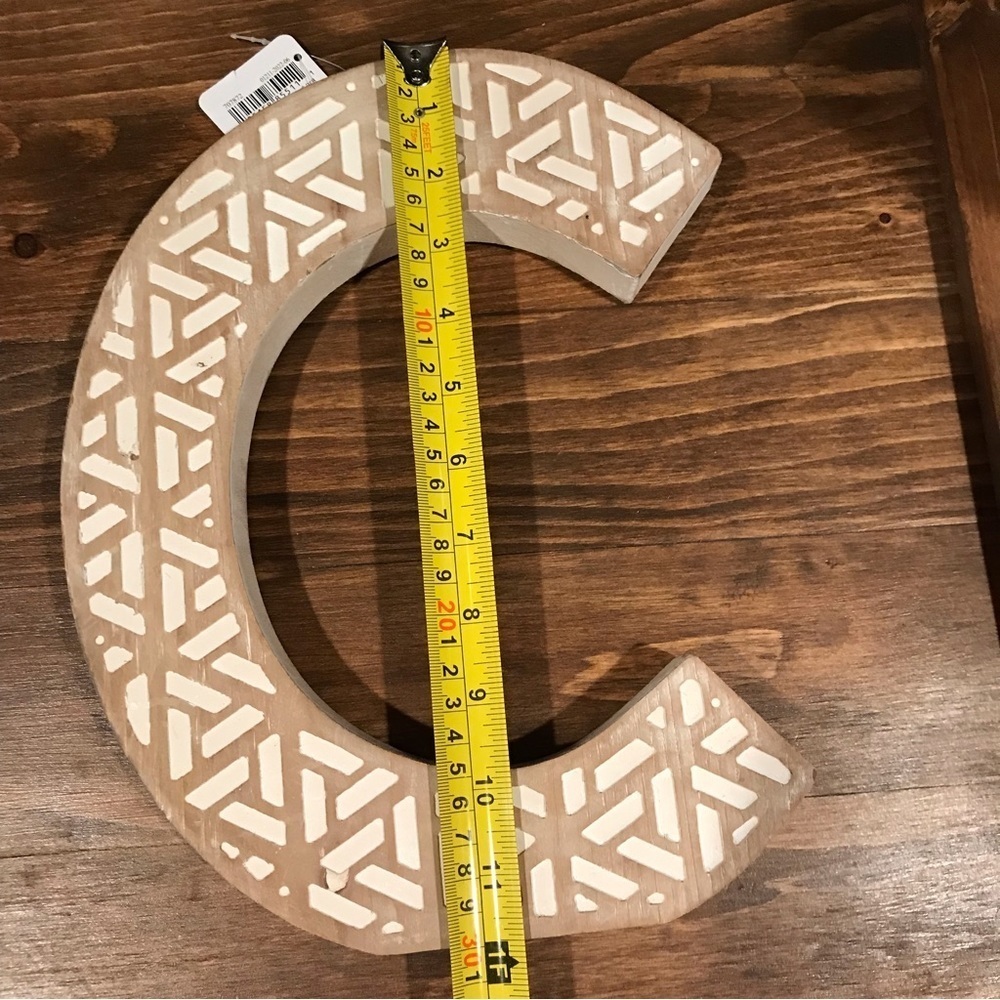 ▪️Whitewashed Letter “C” Decor - Picture 4 of 6